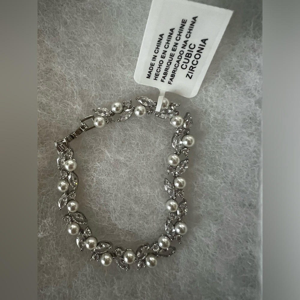 pearl cubic zirconia leaf bracelet